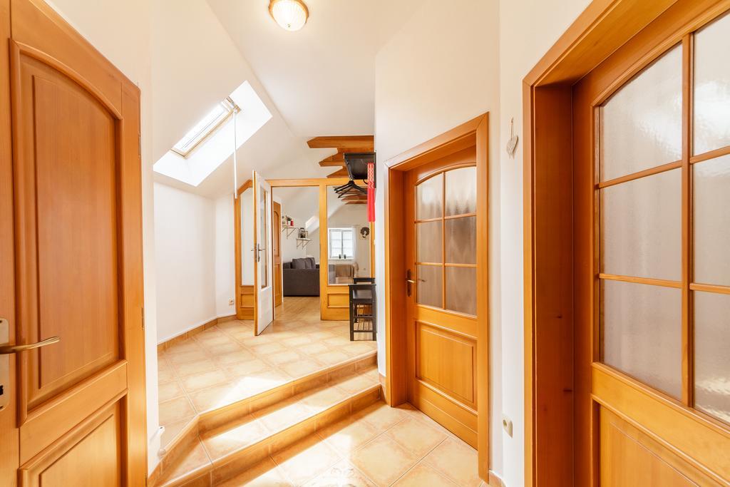 Old Town Charles Apartments チェスケー・ブジェヨヴィツェ エクステリア 写真